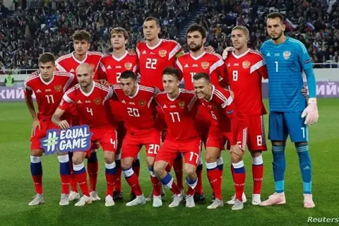 منتخب روسيا يصل القاهرة استعدادًا لمواجهة مصر وديًا